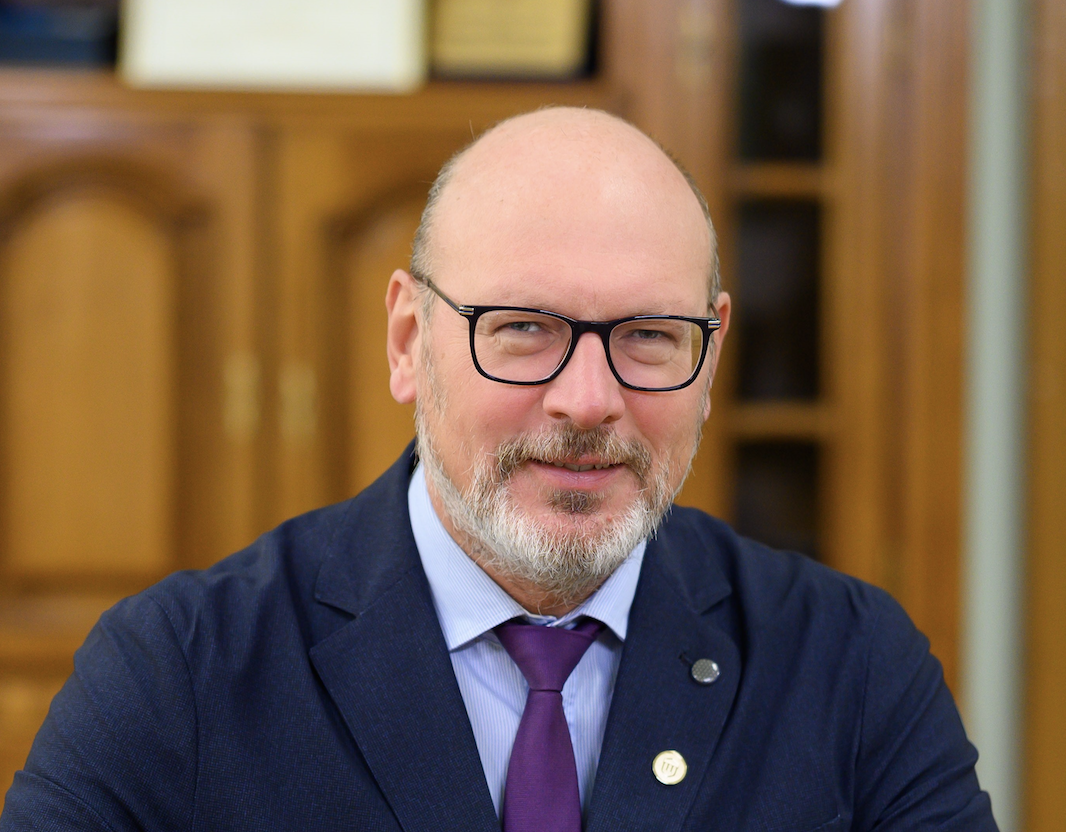 Speaker image